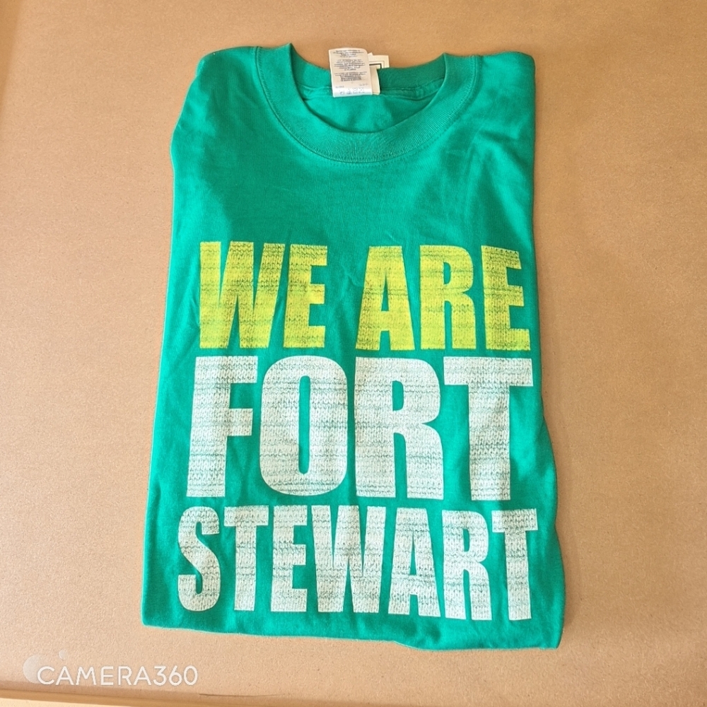 Oarsman Green Fort Stewart Tee 618/547
